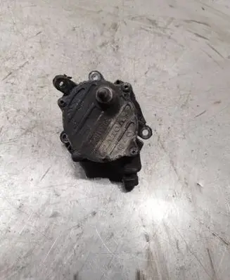 Volvo V70 Vacuum pump 30731825
