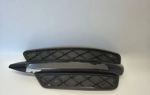 Mercedes-Benz C W204 Front bumper lower grill A2048851353