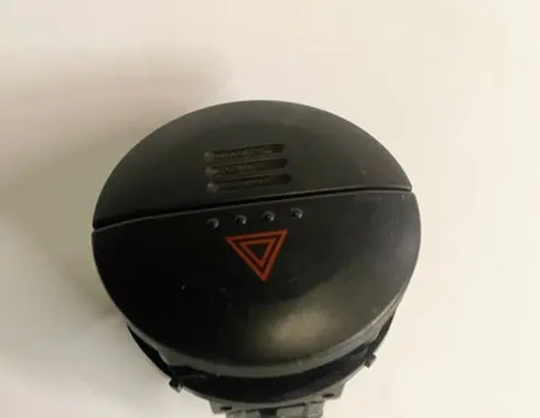 Nissan X-Trail T30 Hazard light switch 06016