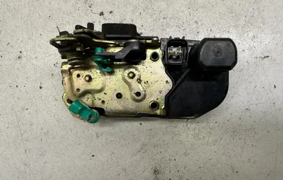 Dodge RAM Rear door lock
