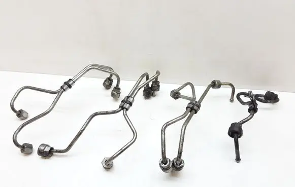 Volvo XC60 Fuel injector supply line/pipe 