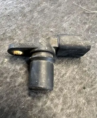 Renault Clio III Crankshaft position sensor 8200033686