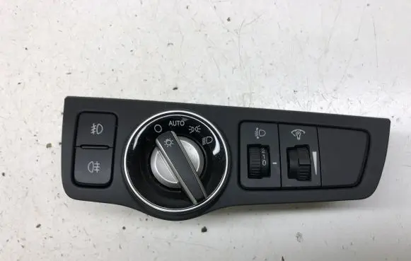 Hyundai i40 Light switch 933003Z100 39R1021000