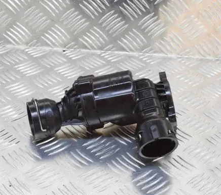 Audi Q2 - Thermostat 04L121111C