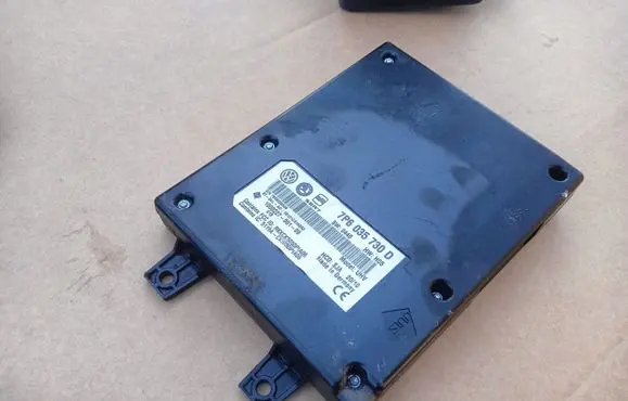 Volkswagen Golf VI Bluetooth control unit module 7P6035730D