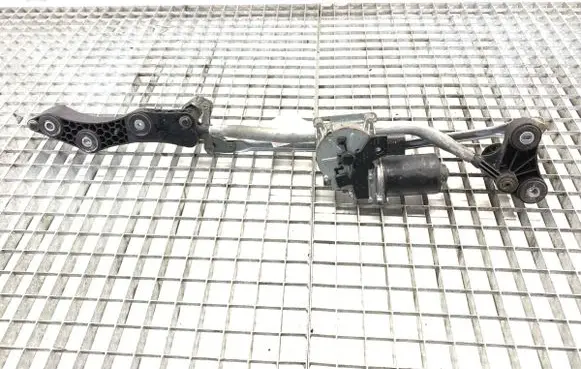 BMW 5 E60 E61 Front wiper linkage and motor 6987475