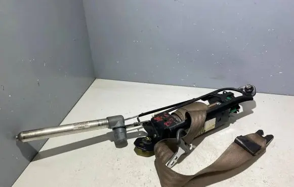 Volvo S80 Front seatbelt 39990777