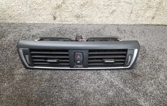 BMW 1 F20 F21 Dash center air vent grill 9317945 523981