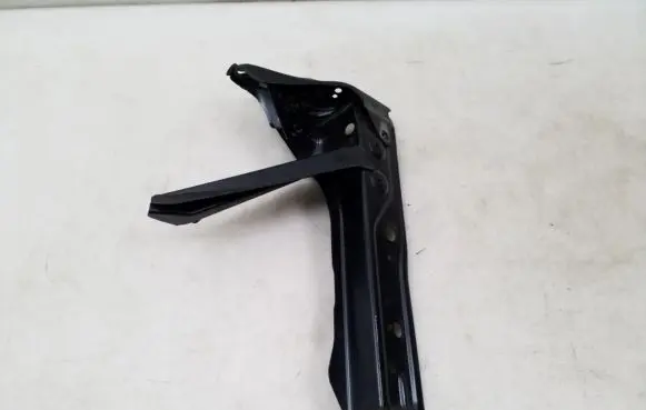 Headlight/headlamp mounting bracket