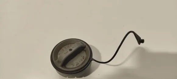 Toyota Corolla Verso E121 Fuel tank filler cap 