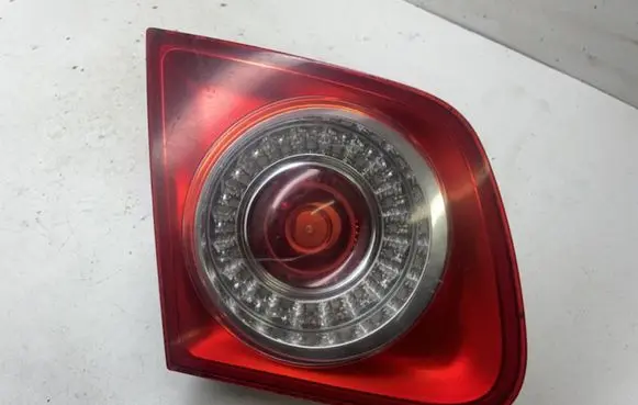 Volkswagen Jetta V Tailgate rear/tail lights 1K5945093