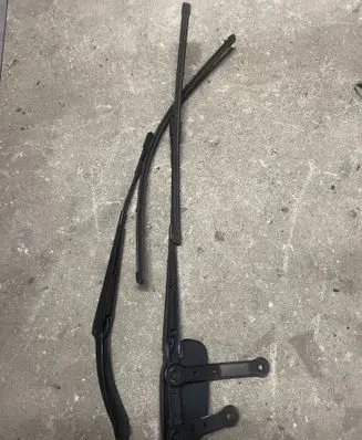 Mercedes-Benz A W176 Front wiper blade arm