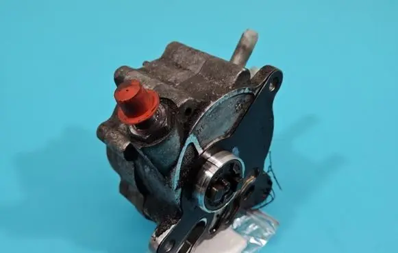 Volkswagen Golf V Vacuum pump 03G145209 IMPRK1424057