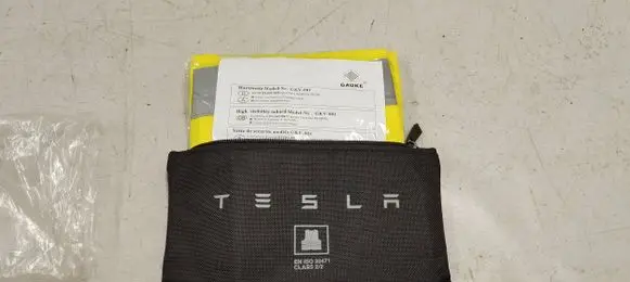 Tesla Model S First aid kit 