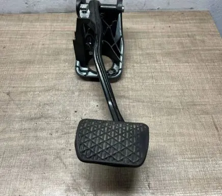 Mercedes-Benz C W205 Brake pedal A2052900300 A2052904201