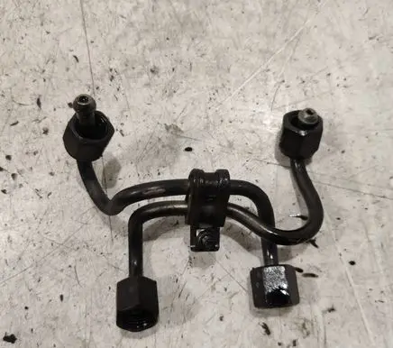 BMW 5 E60 E61 Fuel injector supply line/pipe 