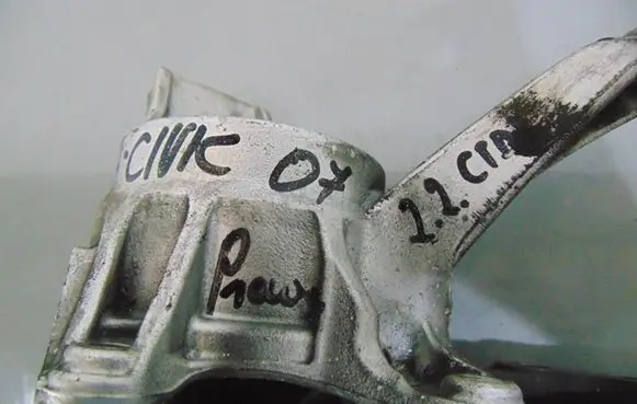 Honda Civic Gearbox mounting bracket