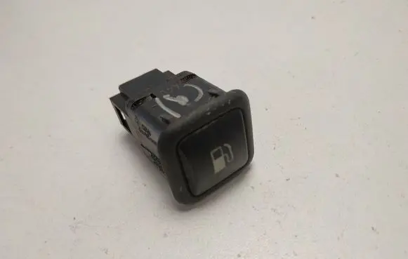 Volkswagen PASSAT B5 Fuel tank opening switch 3B0959833A