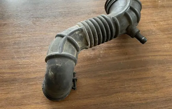 KIA Sorento Air intake hose/pipe 281303E210