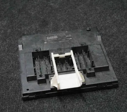 Volkswagen Golf VII Central body control module 5Q0937084Q