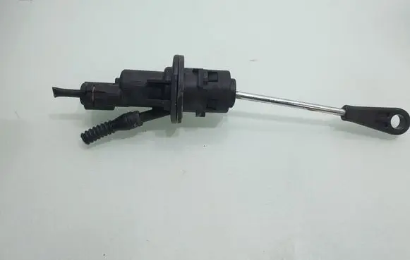 Clutch slave cylinder