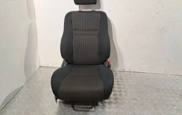 Toyota Avensis T250 Front passenger seat 7143005830B0 7191005180B0