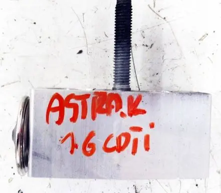 Opel Astra K Air conditioning (A/C) expansion valve GN807001 P61201 EBH15F021