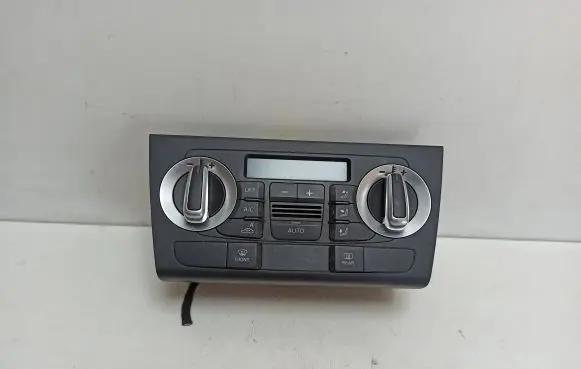 Audi Q3 8U Climate control unit 8U0820043D