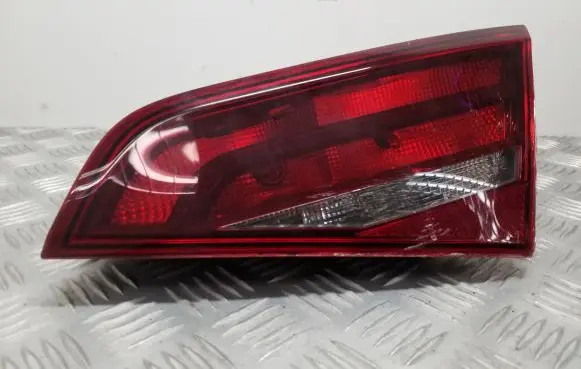 Audi A3 S3 8V Tailgate rear/tail lights 8V4945094