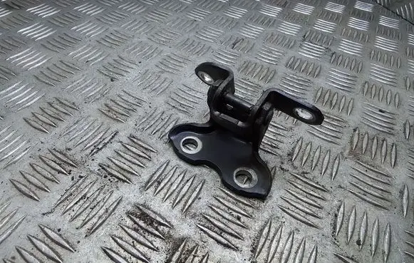Toyota Prius (XW30) Rear door upper hinge