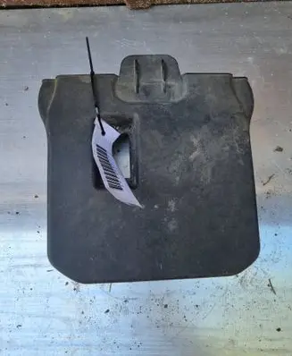 Ford Focus Battery box tray cover/lid AM5110A659AB