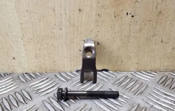 Hyundai i40 Fuel Injector clamp holder