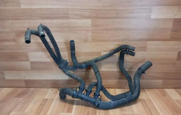 Renault Scenic II - Grand scenic II Engine coolant pipe/hose 8200240442
