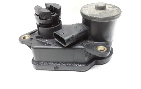 Mercedes-Benz C W204 Other engine bay part A6401500494