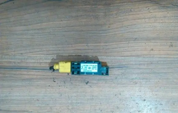 Audi A6 S6 C5 4B Airbag deployment crash/impact sensor 4b0959643c 261202