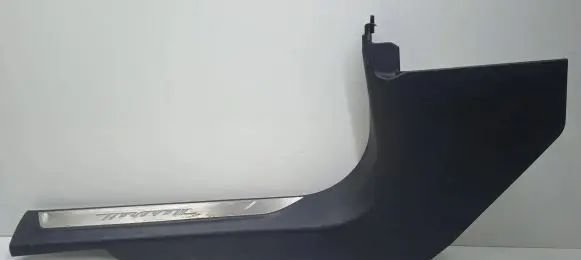 Maserati Levante Front sill trim cover 670047748