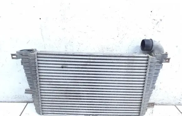 Opel Zafira B Intercooler radiator 13223395