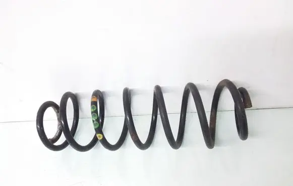 Volkswagen Polo IV 9N3 Rear coil spring