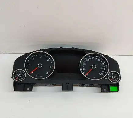 Volkswagen Touareg II Speedometer (instrument cluster) 7P6920981 0263677032