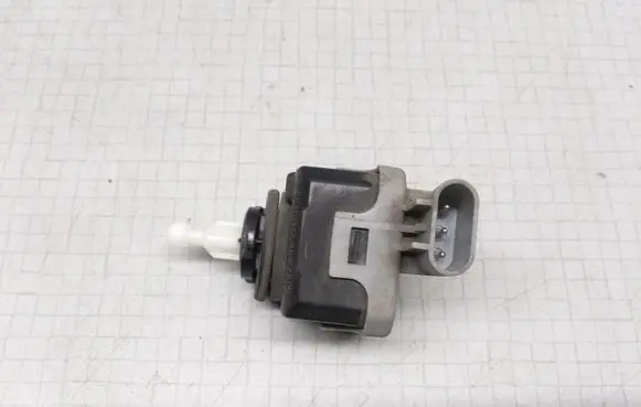 Opel Astra G Headlight level adjustment motor 90590665
