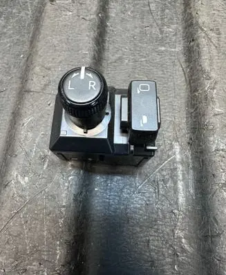 Toyota Hilux VIII Wing mirror switch 183741 7412G55