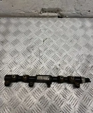 Ford Mondeo Mk III Fuel main line pipe 2S709D280