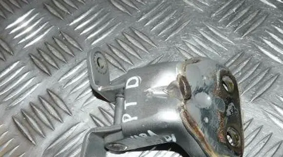 Nissan Navara D22 Rear door hinge set 