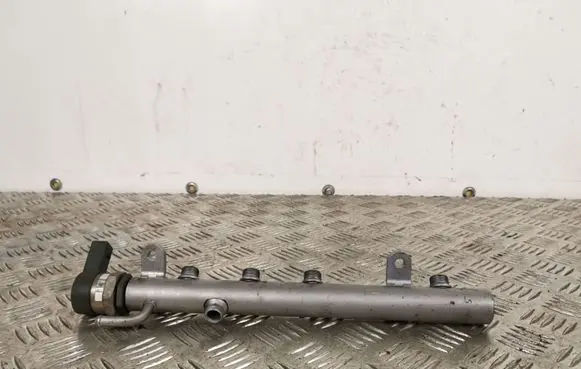 Chrysler 300 - 300C Fuel main line pipe A6420700495004 A6110780449