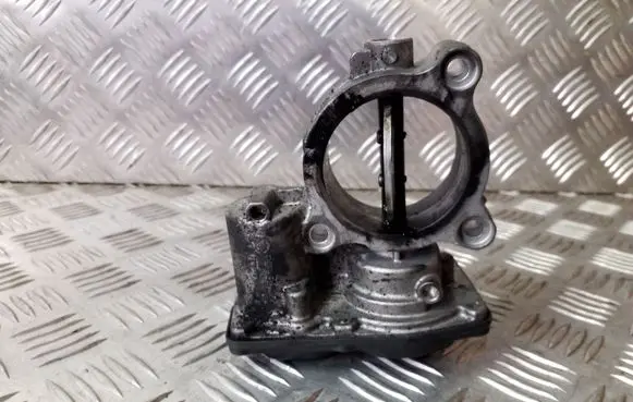 BMW 1 F20 F21 Throttle valve 7810752 10378517