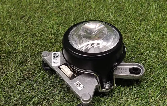 Bentley Flying Spur Headlight part 1047170294 BY621 000673
