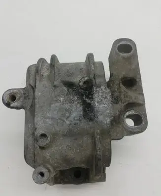 Volkswagen PASSAT B6 Engine mount bracket 1K0199262BA