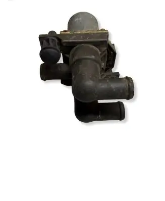Mercedes-Benz E W124 Coolant heater control valve 0008306584