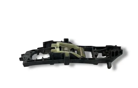 Rear door exterior handle/bracket