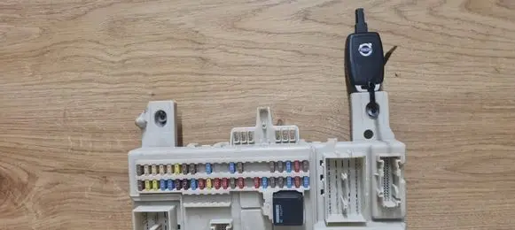 Volvo C70 Fuse module 31254903